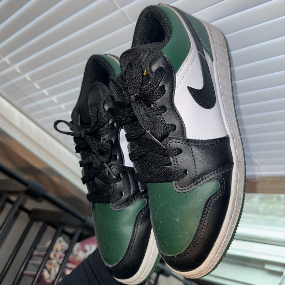 Green Jordan Low